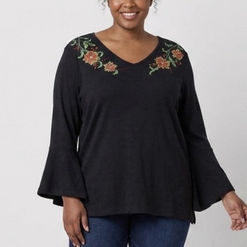 Quacker Factory Poinsettia Holiday Embroidered Bell Sleeve Knit Top Size XL